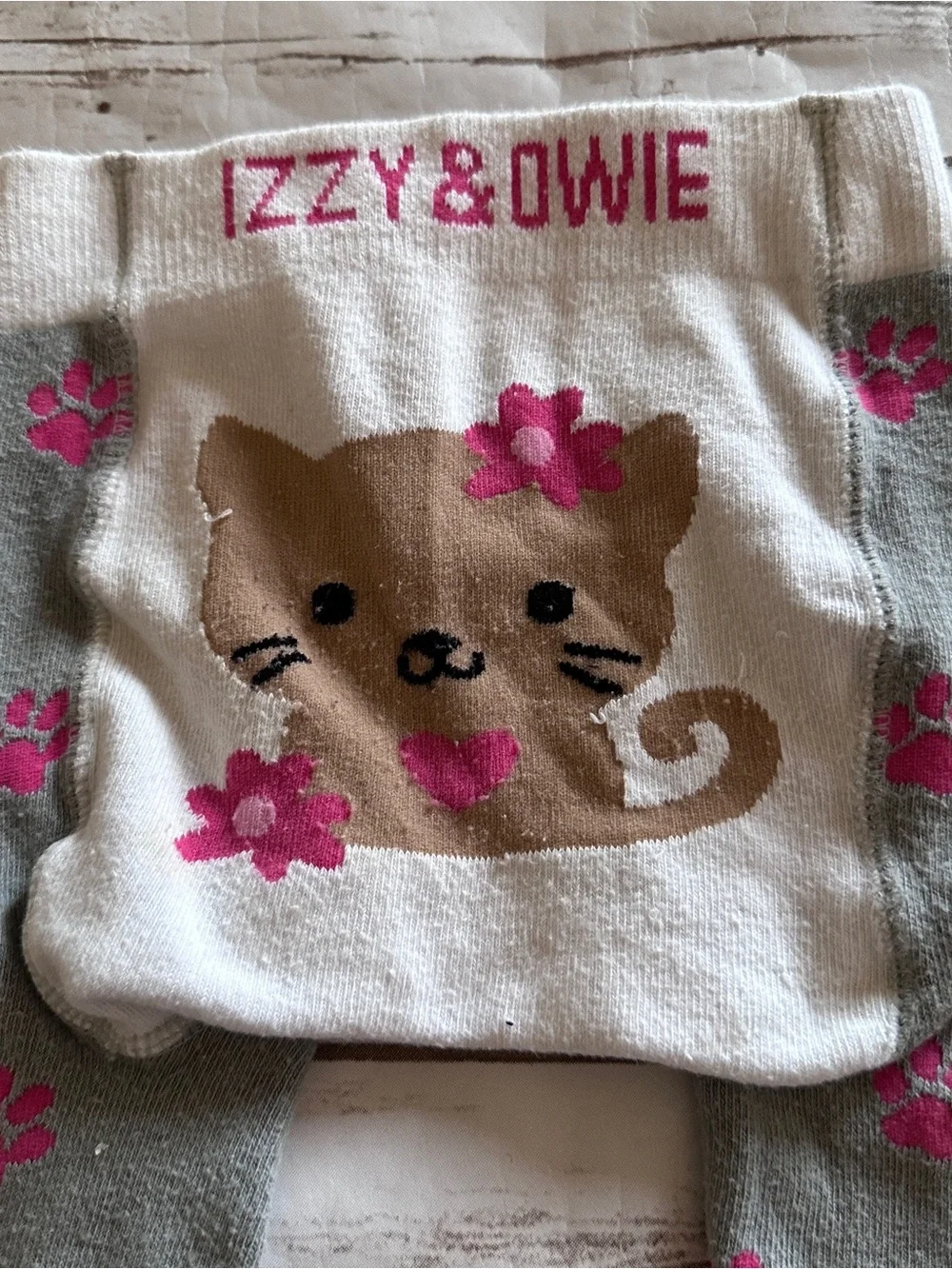 Izzy & Owie gray & pink cat leggings